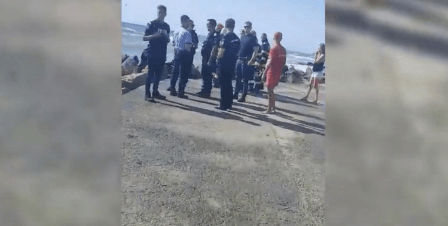 пляж у Костінешті, поліція