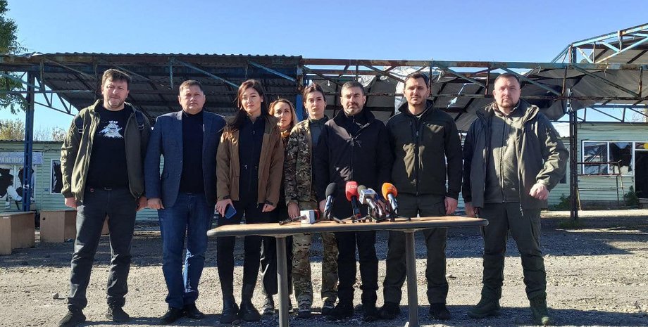 Красный Крест визит в колонию Еленовки