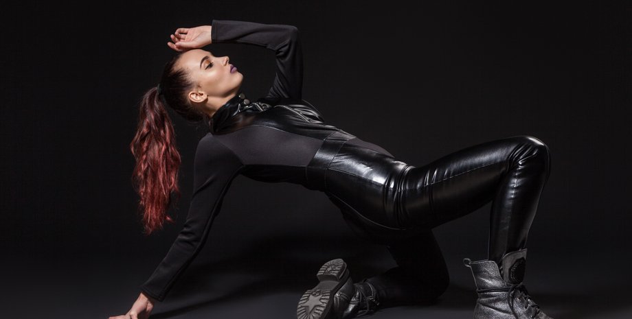 кожаные брюки 2021-22 фото