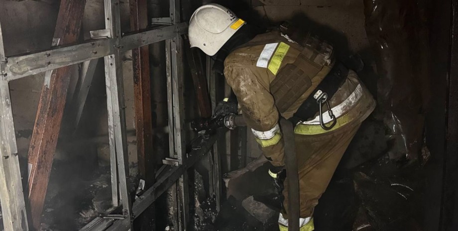 ДСНС ліквідовують наслідки атаки РФ у Мкиолаєві ДСНС ліквідовують наслідки атаки РФ у Мкиолаєві