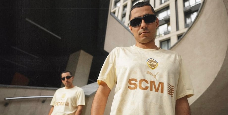 артисты мужчины выступают за границей