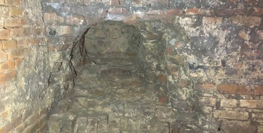 костел, собор, раскопки, археология, Луцк, археологи, Волынь, церковь, крипта, захоронения, комната, ученые, исследования, артефакты