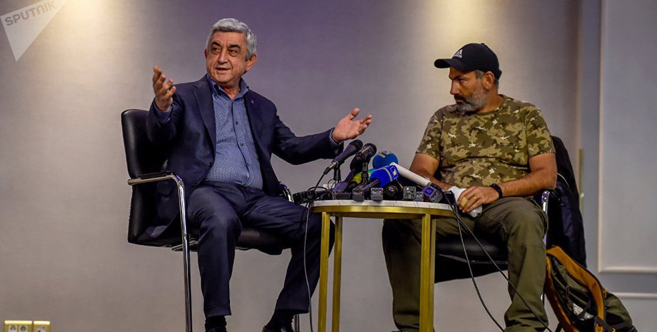 Серж Саргсян (слева) и Николо Пашинян (справа) / Фото: armeniasputnik.am