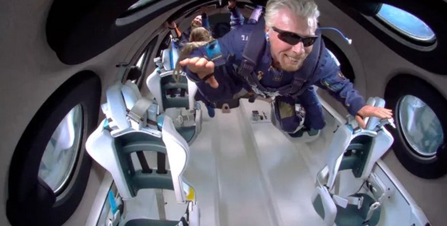 Річард Бренсон під час польоту на ракетоплані VSS Unity 11 липня.