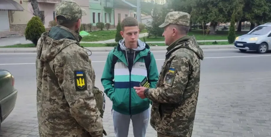 Что делать мужчине, если остановили ТЦК