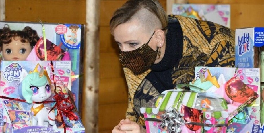 Княгиня Шарлен показала, как выглядит после двух операций