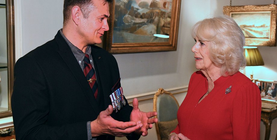 королева Камилла, бывший гренадер