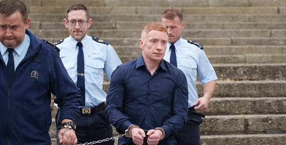 Преступник, мертвое тело, мошенники, хотели забрать пенсию покойника, тело мертвого дяди, суд, арест, признал себя виновным