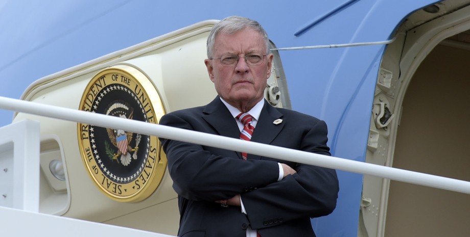 Спецпредставитель Дональда Трампа по России и Украине Кит Келлог Кит Кэллоуг, самолет,