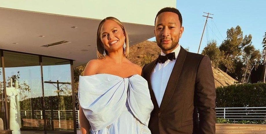 Джон Ледженд, Крисси Тейген