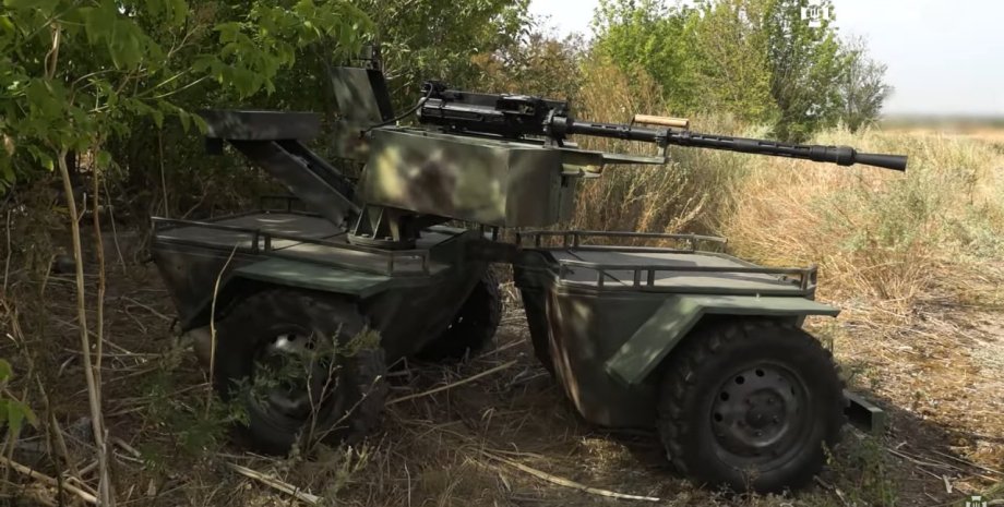 Nach Angaben des Militärs kann das Maschinengewehr der Makhno -Drohne mehrere Wo...