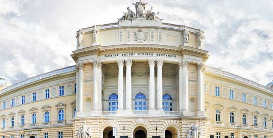 Молодые люди в течение первых 10 дней обучения не посещали занятия