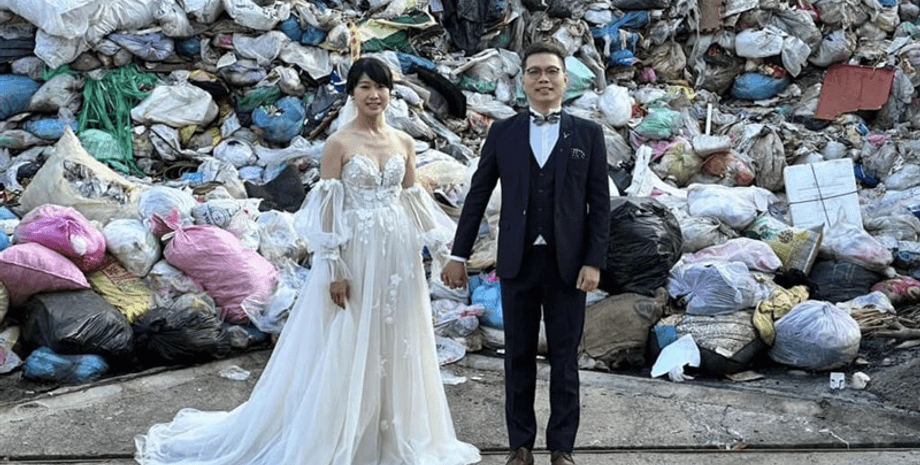 Весільна фотосесія на звалищі, звалище, сміття, весілля на звалищі, подружжя, молода пара, наречений та наречена, весілля,