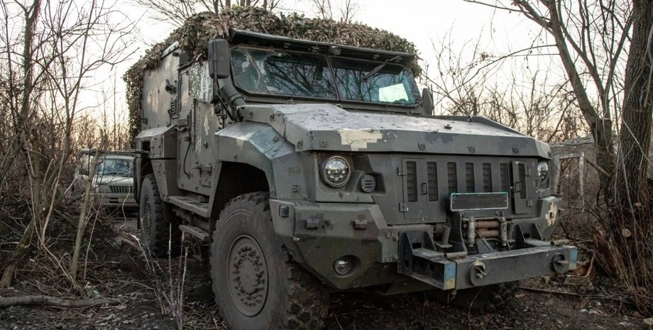 Трофейна бронемашина Лінза