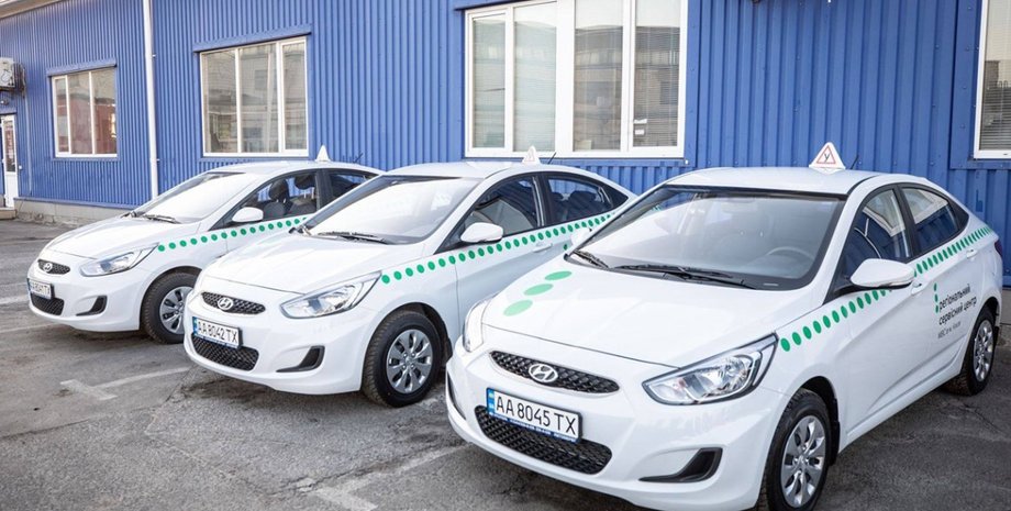 іспит на права, іспит з водіння, реєстрація авто, водійські права