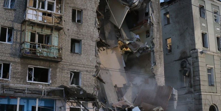 попадание ракеты, ракета попала в дом, разрушенный дом, снаряд рф