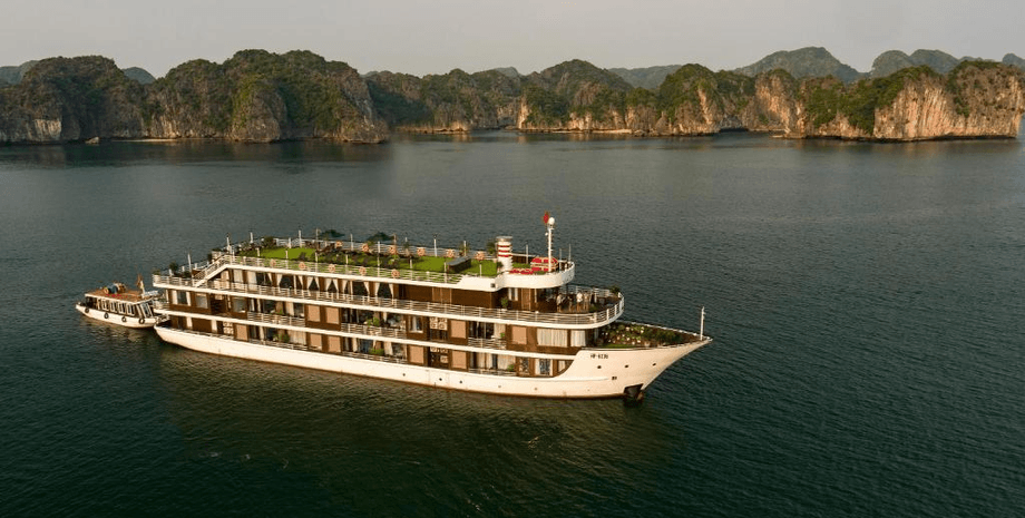 Круизный лайнер, La Casta Regal Cruise, медовый месяц, маленькая хитрость, соцсети, корабль мечты, на борту круиза, круиз мечты