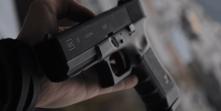 Ограбление с игрушечным пистолетом, пистолет, оружие, игрушка, глок, дети с игрушечными пистолетами, хотели ограбить магазин