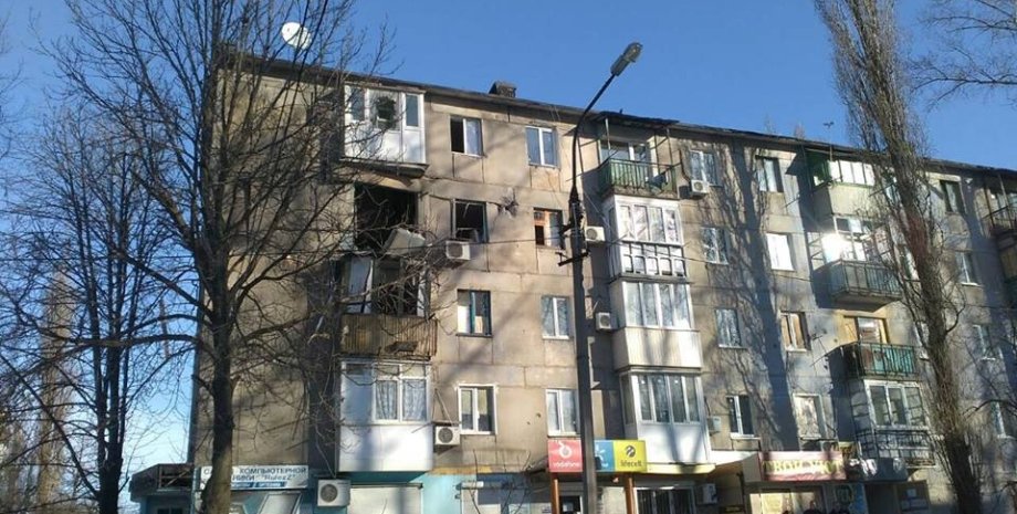 Последствия обстрелов Авдеевки 16 февраля / Фото: facebook.com/zhebrivskyi