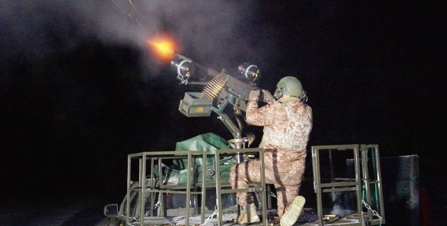 Pendant l'attaque nocturne, les soldats russes ont utilisé 22 drones de choc de ...