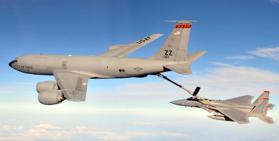 Боинг KC-135 Стратотанкер США перебрасывают в Иран до 100 самолетов-заправщиков