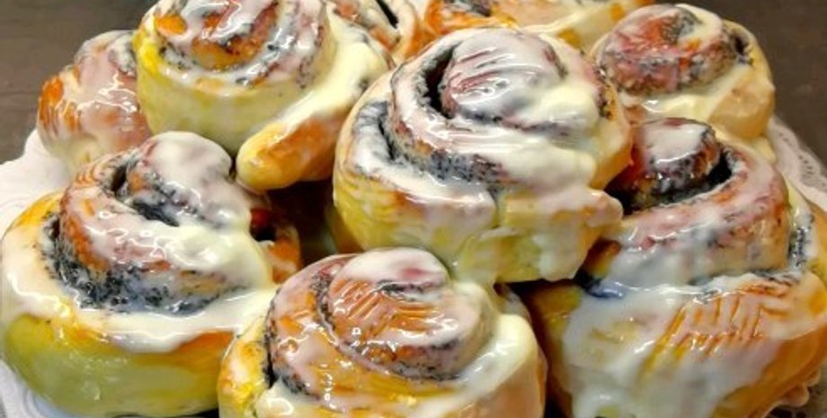 Здобні булочки з цукатами, булочки, різдвяні булочки