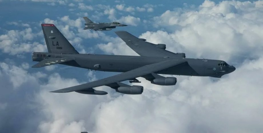 Бомбардувальник B-52, Boeing B-52 Stratofortress, бомбардувальник США