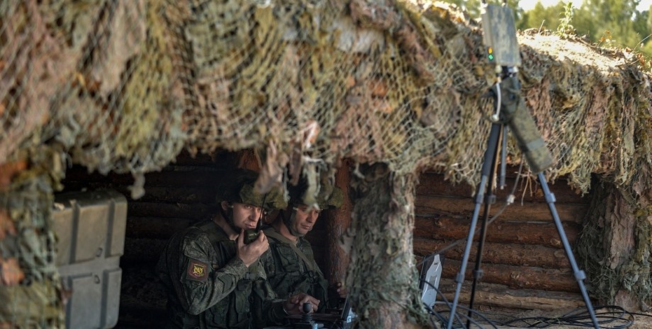 Российские военные с радиостанцией Азарт ВС РФ, Азарт, связь, рация