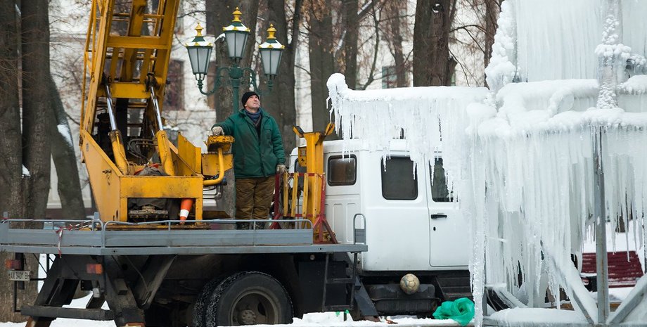 Ледяная "елка" в Харькове