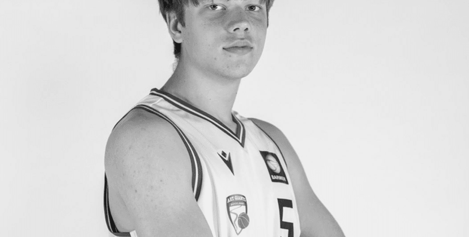 Артем Козаченко