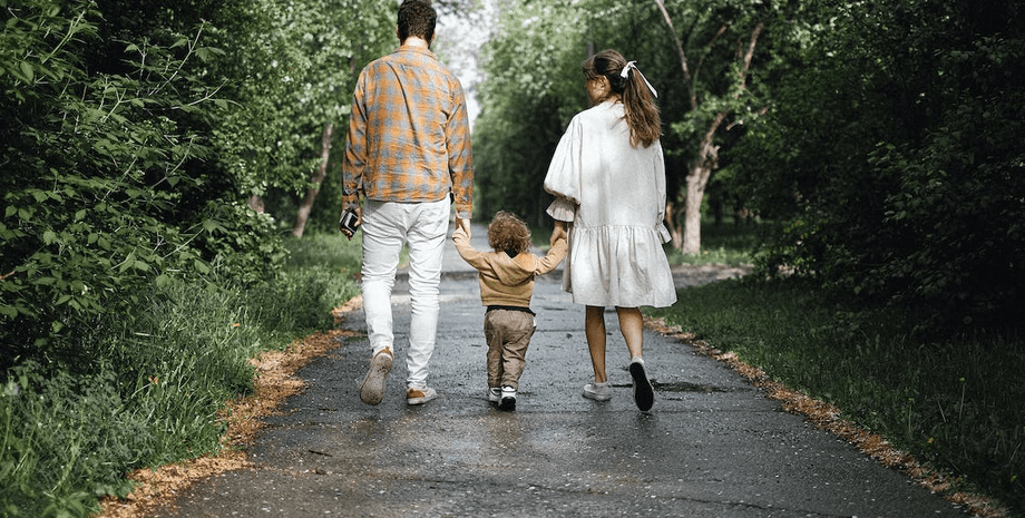 Реклама брака и рождаемости в Китае, скандал, фразы о ценности семьи вызвали критику в интернете