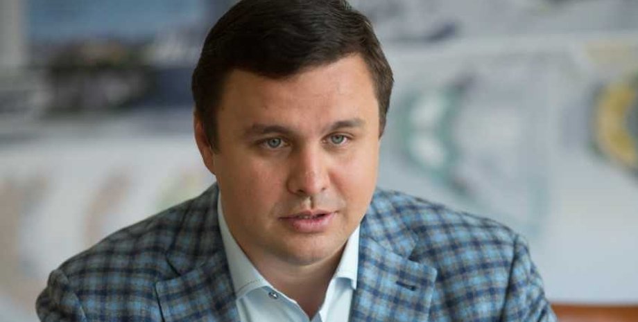 максим микитась