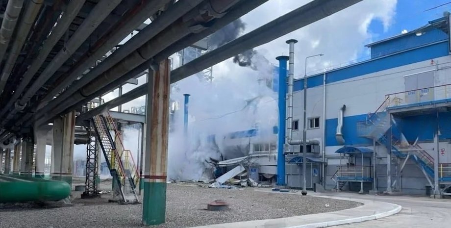 удар украинского БПЛА по НПЗ в Башкирии, сверхлегкий самолет, взрывчатка, расстояние, самый дальний полет БПЛА