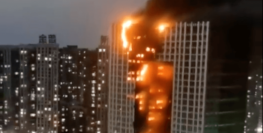 пожар, небоскреб, китай, далянь, фото