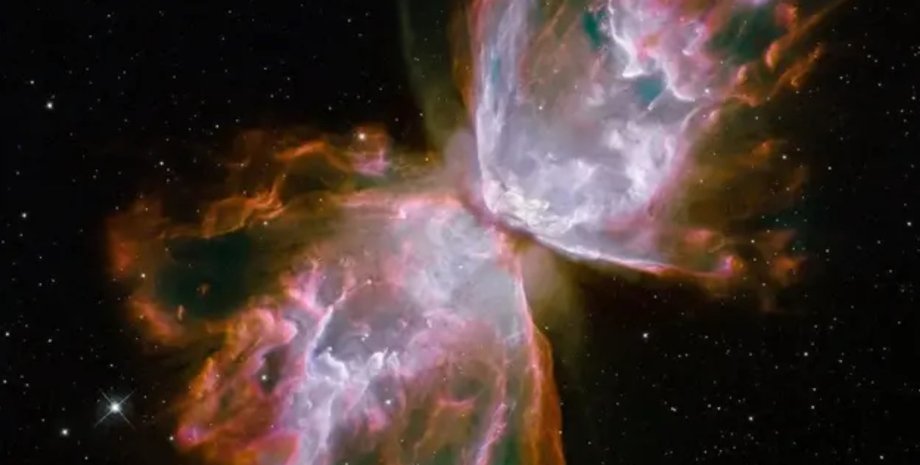 NGC 6302 туманность Бабочка