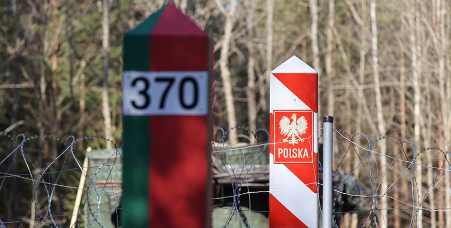 кордон Польщі з Білоруссю, прикордонні стовпи