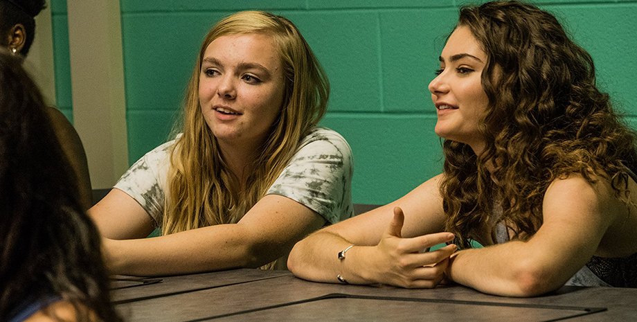 Кадр из фильма "Восьмой класс"