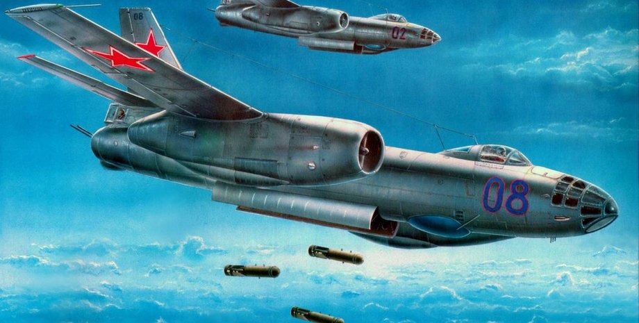 Іли 28 у синьому небі скидають бомби