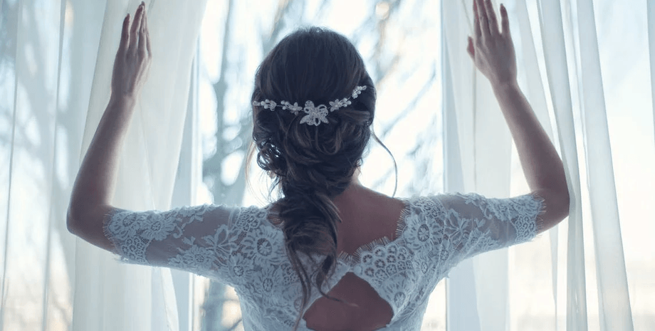 Наречена, весілля, майбутній шлюб, сім'я нареченого, свекруха, таємниця нареченого, наречений таємно купив будинок, мама нареченого, кинула нареченого, пішла від нареченого