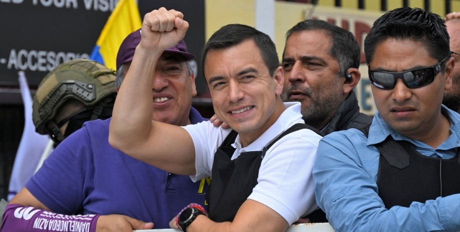 Президент Еквадору Даніель Нобоа Даніель Нобоа, еквадор, Лавінія Валбонезі, президент еквадору, альваро Нобоа, Президент Еквадору Даніель Нобоа