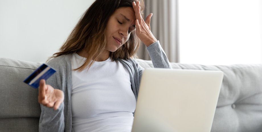 банковская карта, мошенники, девушка