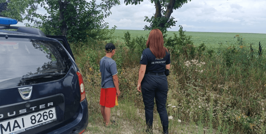 пограничная полиция Молдовы, мальчик, подросток, автомобиль пограничников