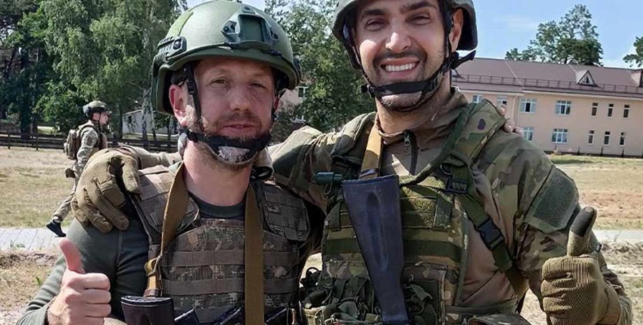 Виталий Козловский с побратимом