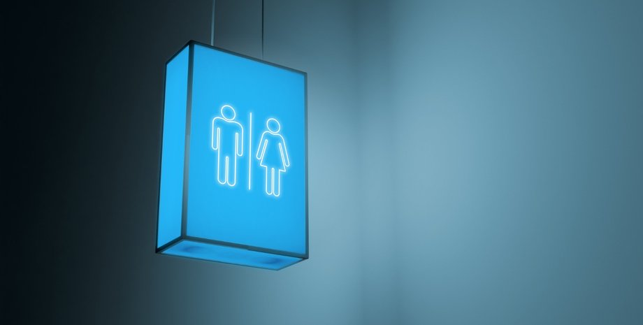 Вывеска в мужской уборной удивила клиента: в сети прокомментировали увиденное