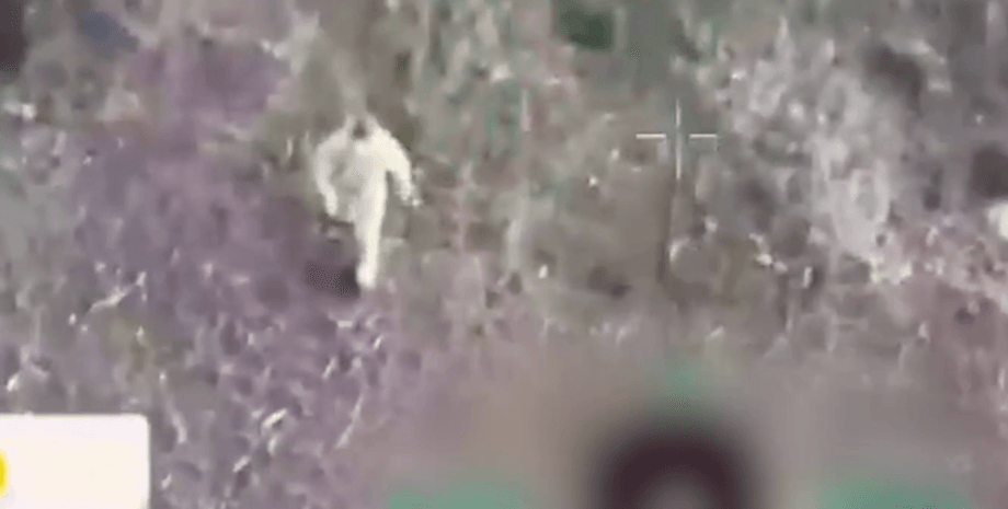 дрон, іде за дроном, російський військовий, російський окупант, ЗС РФ, Авдіївка, бої за Авдіївку, Авдіївський напрям