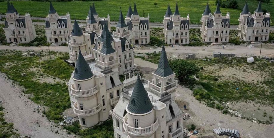 Роскошный курорт Бурдж-эль-Бабас в Турции Роскошный курорт Бурдж-эль-Бабас в Турции, который превратился в город-призрак