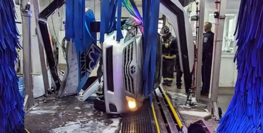 Инцидент, ДТП, США, Toyota, Видео, Фото, Водитель, Травма, Автомойка, Авто, Автомобили