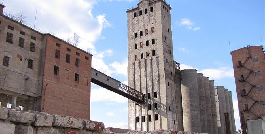 Разрушение зернохранилищ