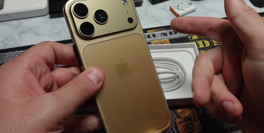 iPhone 17 фейк распаковка смартфона