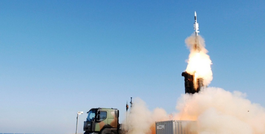 Aster -Class -Raketen können Prioritätsziele durch direkte Hit unter Verwendung ...